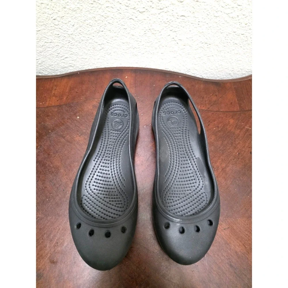 Crocs Women's Black Flats Sandals Size 8‎ Slip-On Lightweight Comfortable Casual
